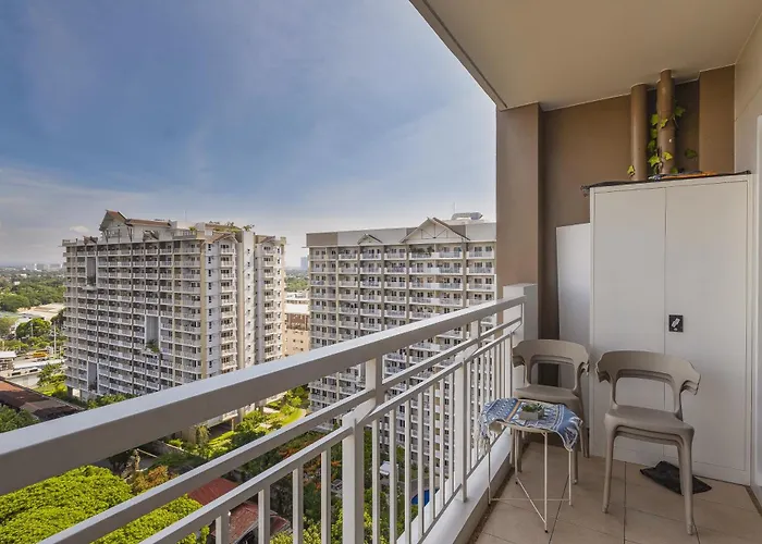 2 Bedroom Modern At The Atherton Near Naia Airport Facing Memorial